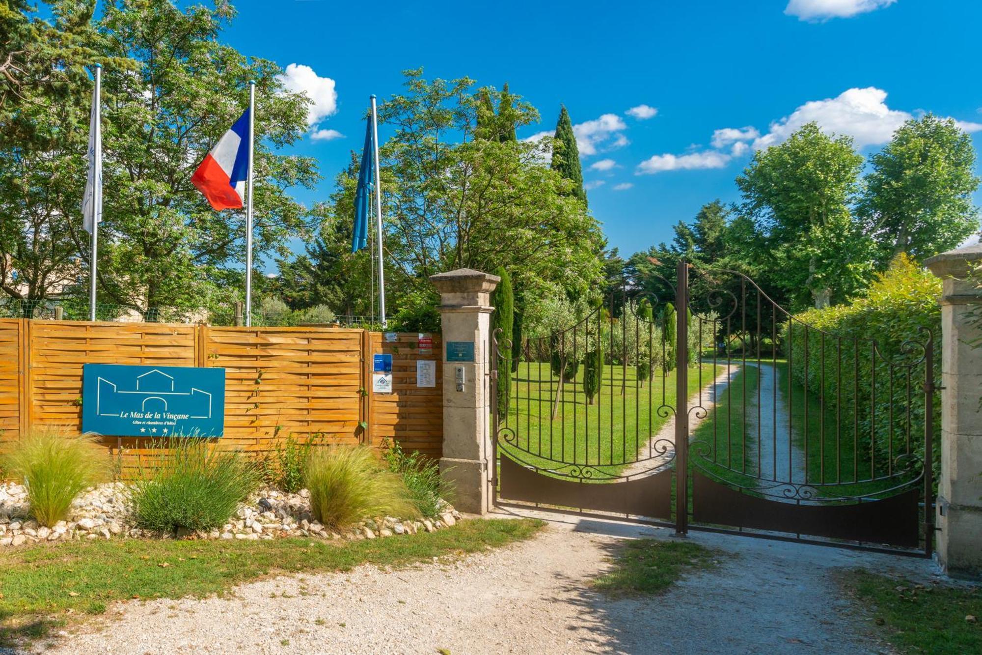 Le Mas De La Vincane Pernes-les-Fontaines Luaran gambar