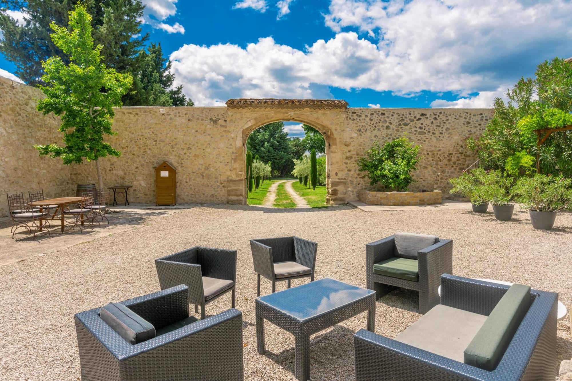 Le Mas De La Vincane Pernes-les-Fontaines Luaran gambar